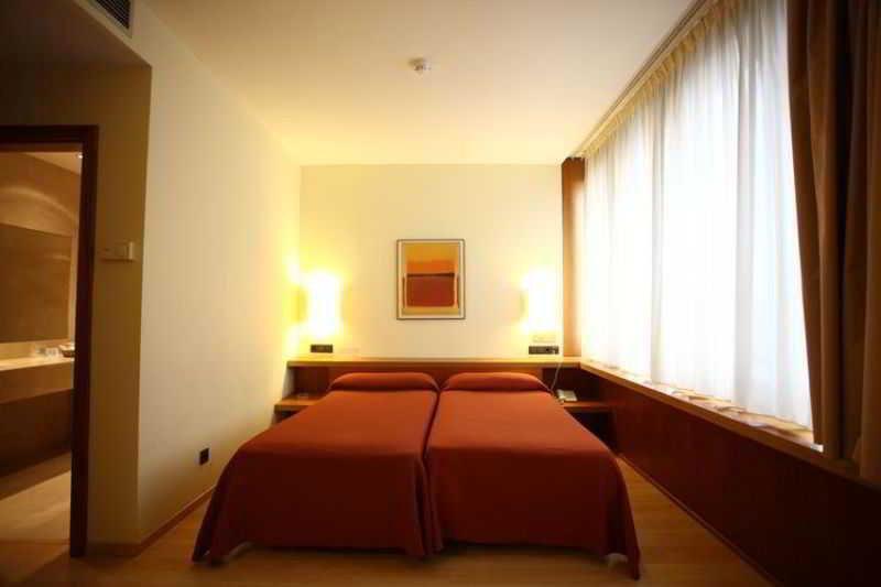 Duque De Wellington Hotel Vitoria-Gasteiz Exterior photo