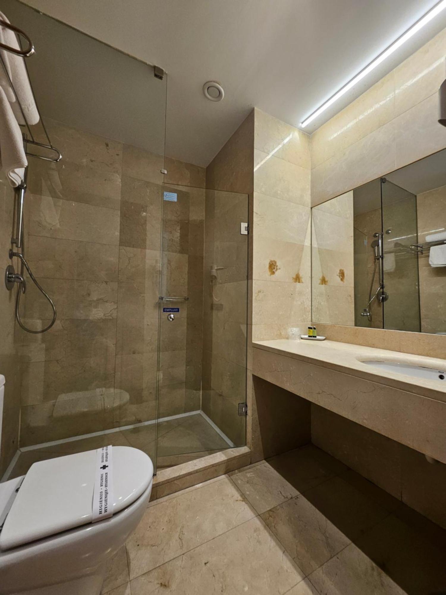 Duque De Wellington Hotel Vitoria-Gasteiz Exterior photo